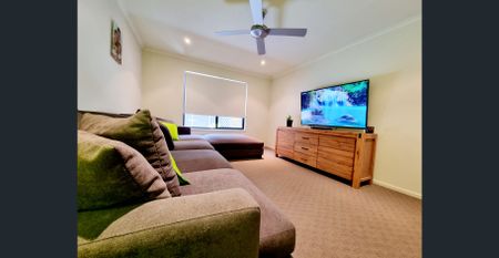 Leafy Family Home With Entertainer's Oasis! - Photo 5