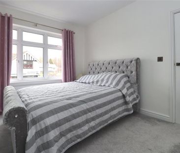 12 The Triangle, Woking - 2 bedrooms Property for lettings - Seymours - Photo 4