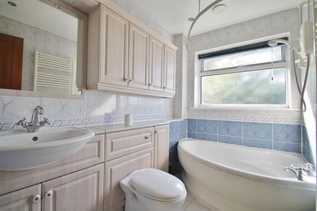 2 bedroom House To Let - Photo 5