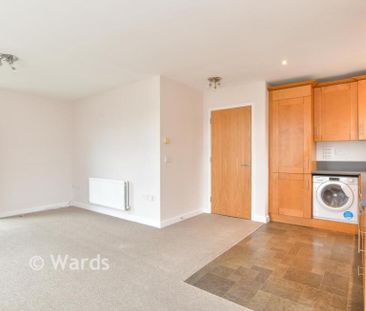 2 bedroom flat to rent - Photo 2