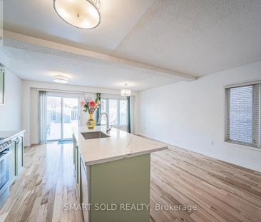 28 TARA CRESCENT - Photo 5