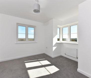 3 bedroom detached house to rent - Photo 3