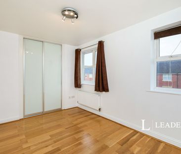 3 bedroom townhouse to rent Crystal Close, Mickleover, DE3 - Photo 3