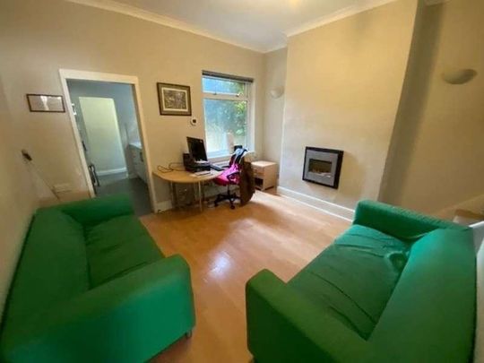 Rose Street, Room Two, YO31 - Photo 1