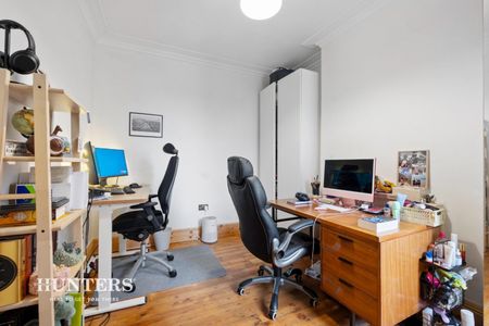 2 bedroom Flat To Let - Photo 3