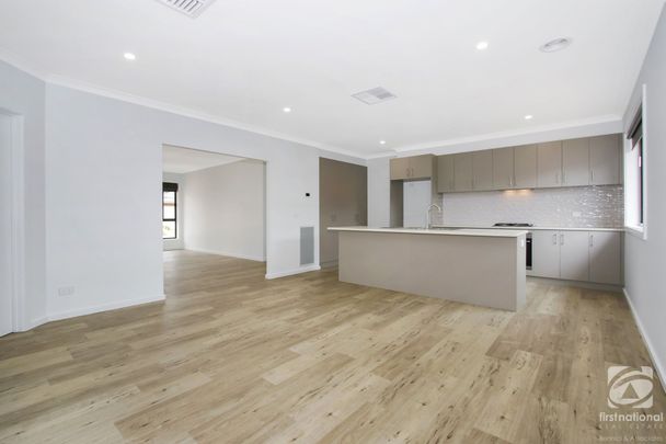 CHARMING AND LOW-MAINTENANCE LIVING IN JINDERA - Photo 1