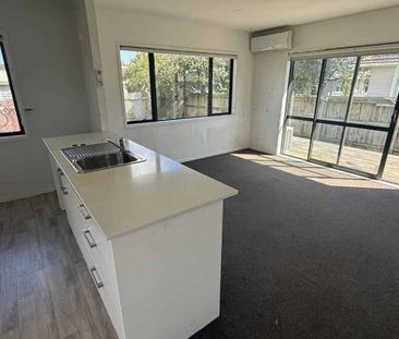 Lovely Three bedroom Family Home Otara - Photo 4