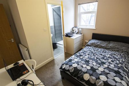 5 bedroom house to rent - Photo 2