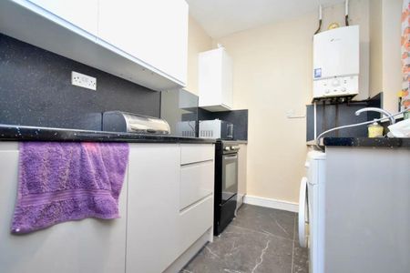 3 Bed Terraced House, Warwick Street, LE3 - Photo 3