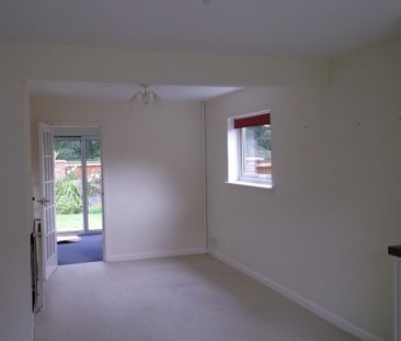 3 bedroom terraced house to rent - Photo 6