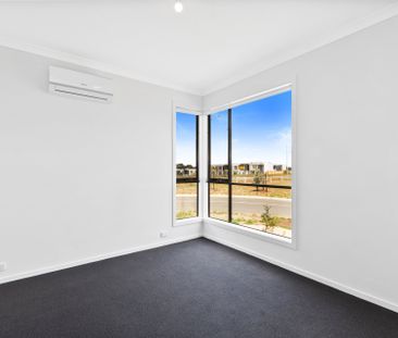 Charming 3-Bedroom Family Home with Modern Comforts and Low-Mainten... - Photo 2