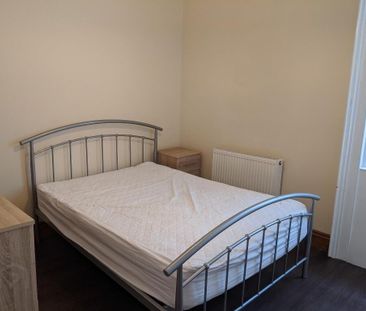 Apt 2, 16 College Gardens, Belfast, BT9 6BQ - Photo 2