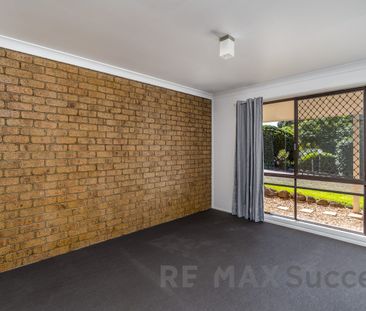 Modern Low-Set Convenience in South Toowoomba - Photo 2