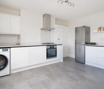 3 bedroom apartment to rent - Photo 6