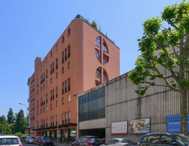 Bel appartement lumineux de 3 pièces au 3ème étage - BAIL A TERME FIXE 1 AN. - Photo 1