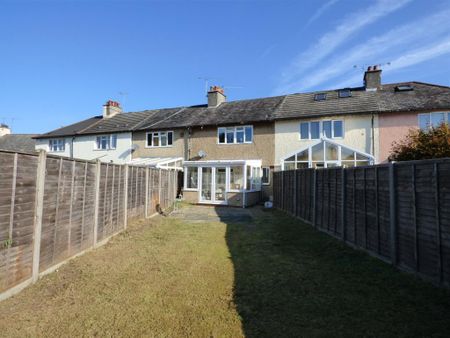 Busk Crescent, Farnborough, GU14 - Photo 3