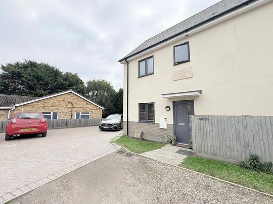 3 bedroom semi-detached house to rent - Photo 1