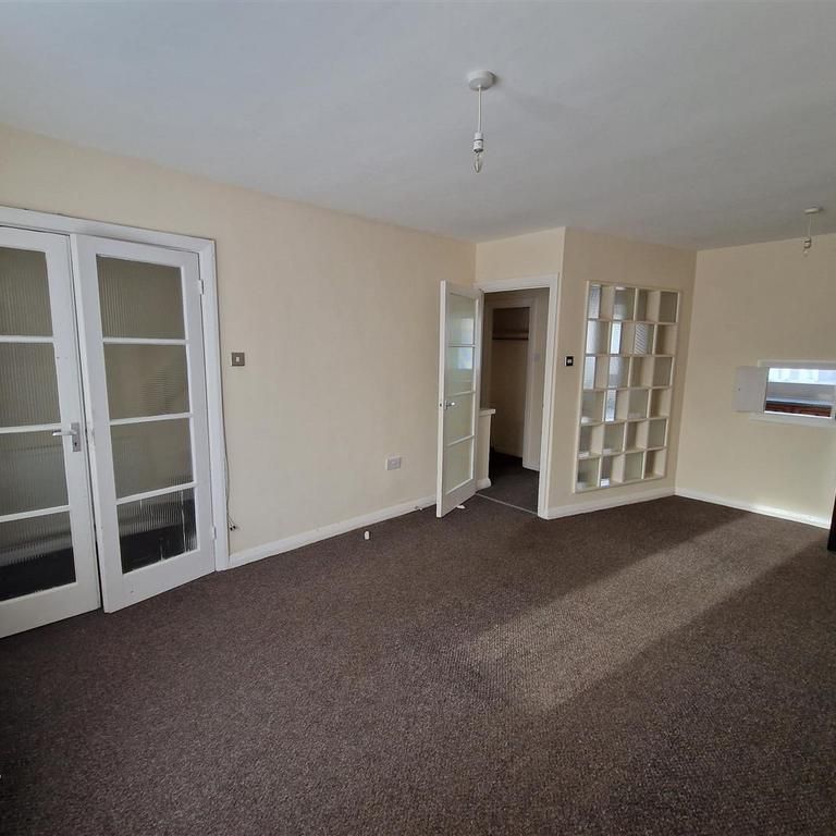 2 bedroom maisonette to rent - Photo 1