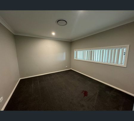 33 McKeachie Drive, Aberglasslyn, NSW 2320 - Photo 2