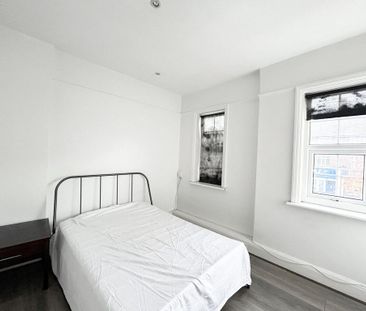 3 bedroom apartment to rent - Photo 2