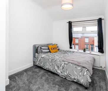 3 bedroom semi-detached house to rent - Photo 5