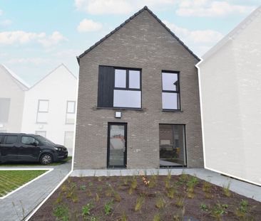 Ruime nieuwbouwwoning met 3 slaapkamers op vlot bereikbare locatie - Photo 1