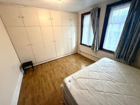5 bedroom terraced house to rent - Photo 3