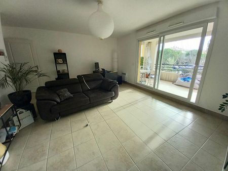 AIX LA DURANNE APPARTEMENT 3 PIECES TERRASSE ET PARKING, - Photo 2