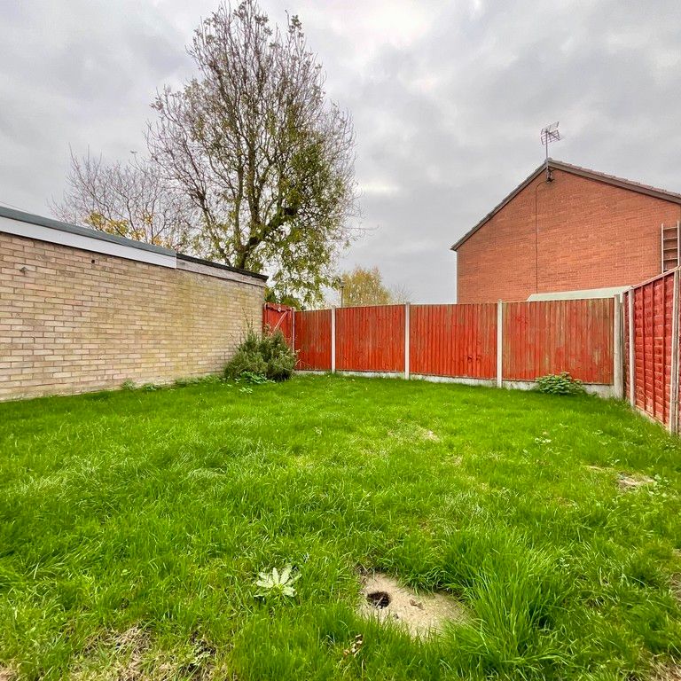 2 bedroom End Terraced House to let - Photo 1