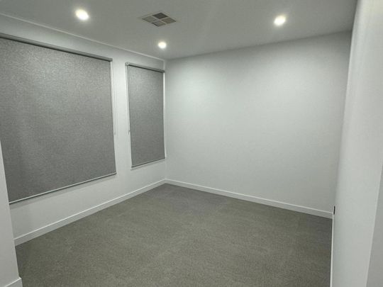 MODERN 4 BEDROOM HOME - Photo 1