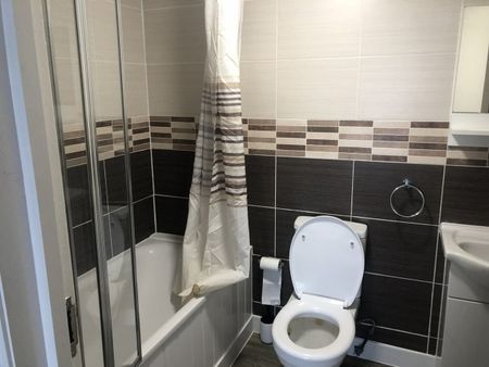 1 Bed Flat, London Street, RG1 - Photo 4