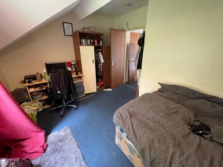 Great Accommodation, 93b University Avenue, Queens Quarter, Belfast, BT7 1GX - Photo 2