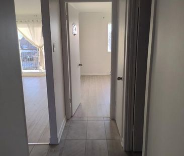 Grand 4 1/2 rénové avec aire ouverte à Ste-Julie - Photo 3