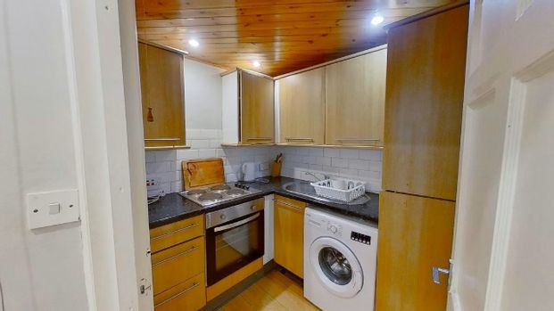 Room in a Shared Flat, Parkside Street, EH8 - Photo 1