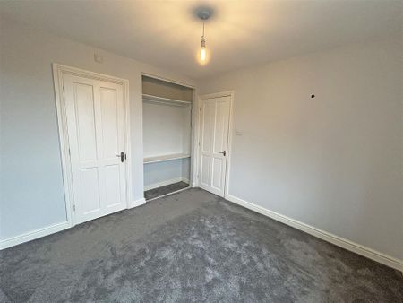 3 bedroom Semi-detached house to rent - Photo 5