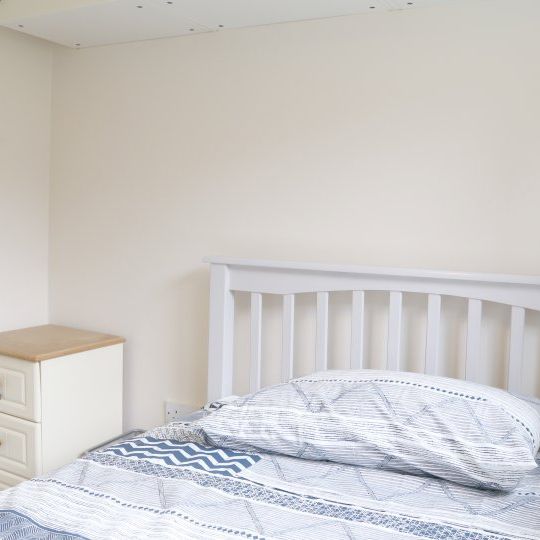 Attractive room to rent in 8-bedroom house in Stoneybatter - Photo 1