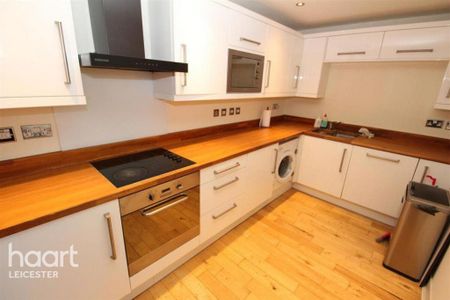 2 bedroom apartment to rent - Photo 4