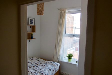 Room in a Shared House, Stamford Street, M16 - Photo 4