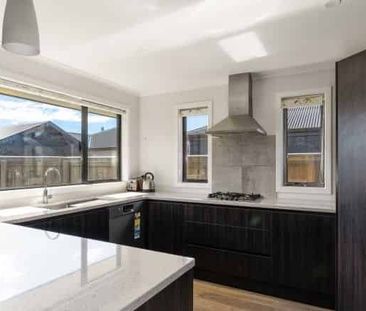 3 Bedroom Home in Omaka - Photo 4