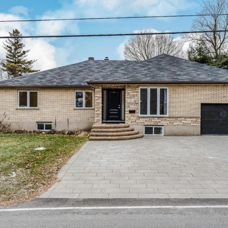 Vaste maison meublée et équipée à louer 5 chambres Deux-Montagnes - Photo 3
