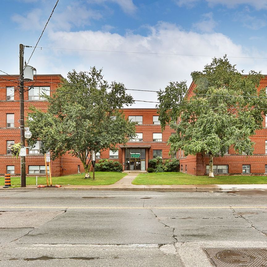 For Lease - 1969 Eglinton Avenue Unit# 310, Toronto, Ontario - Photo 1