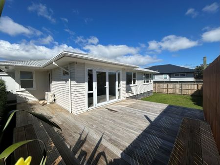 Large Sunny Deck - Mt Maunganui - Photo 5