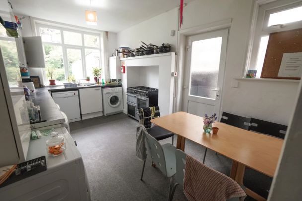 To Rent Frances Road, Lansdowne, Bournemouth, BH1 £2,275 pcm Tenancy Info - Photo 1