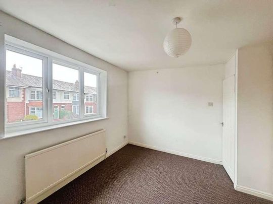 Roscow Avenue, Breightmet, Bolton, BL2 - Photo 1