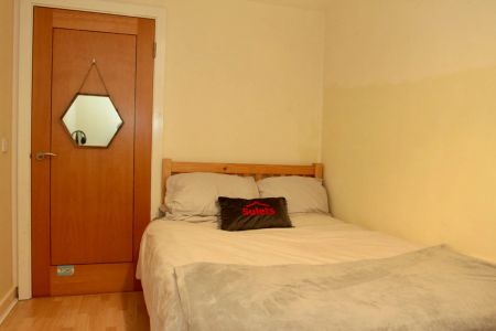 New Walk, Central Apartments (2 bed) - Photo 4