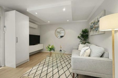 Location! Location! Location! - Photo 5