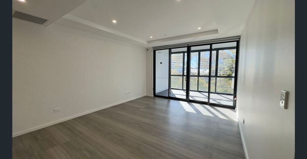 Brand New 1,2,3 bed apartment - Photo 1