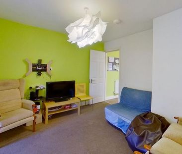 6 bedroom semi-detached house to rent - Photo 1