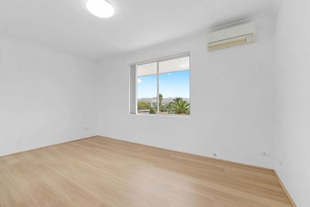 Large Three-Bedroom Garden Apartment In Great Location! - Photo 2