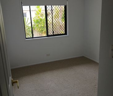 Helensvale - Photo 5